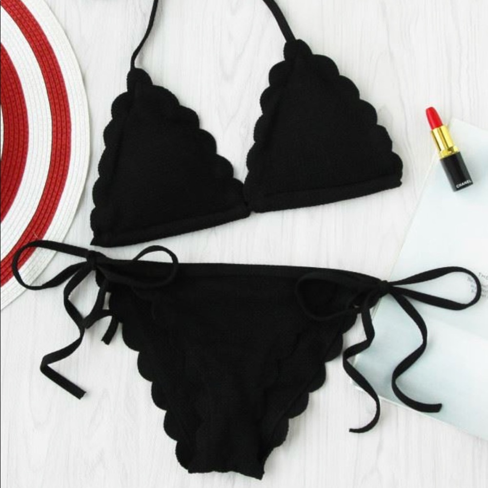 Medium Black Scallop Trim Tie Bikini